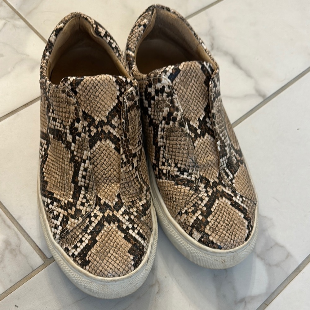 J Slides Skip On Leopard print sneakers